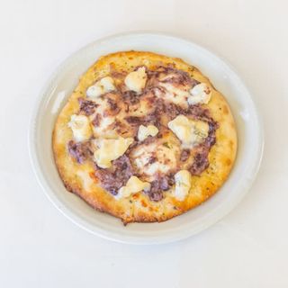 Pizzetta bianca crema di radicchio e gorgonzola