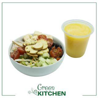 Une Salade + Un Jus au choix 