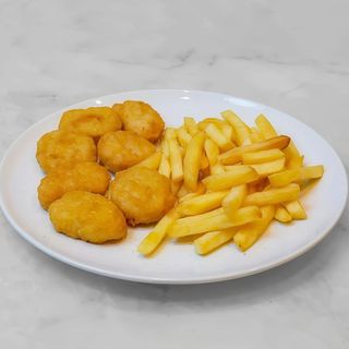 Menú Nuggets De Pollo (6 Uds.) + Patatas + Bebida