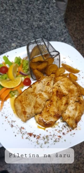 Pileći file na žaru