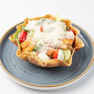 Салат "Цезарь с креветками"