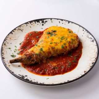 Milanesa de Berenjena con Salsa de Tomate y Queso