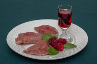 Pierogi z serem i malinami