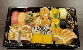 t53-mix sushi e sashimi 