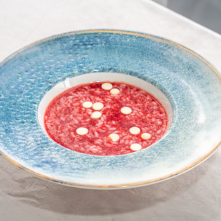 Orez cald cu sos de căpșuni