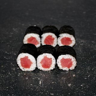 Макі з тунцем