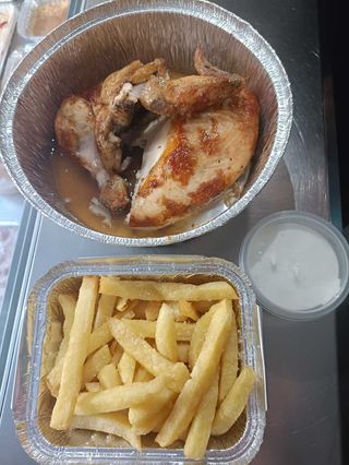 1/2 Pollo + 1/4 patatas + alioli