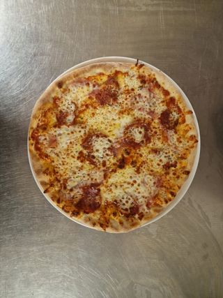 Pizza Prosciutto e Salami Ø32cm