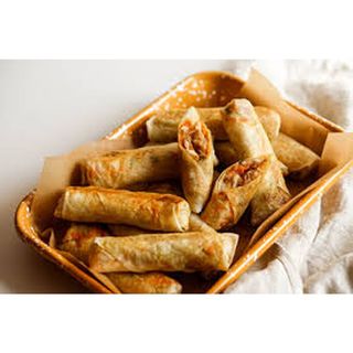 Golden Brown Chicken Spring Rolls 4Pcs