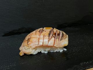 Nigiri opalony tunczyk 2 szt.