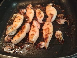 ración chipirones a la plancha