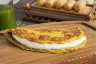 Cachapa Queso de Mano con Carne Mechada