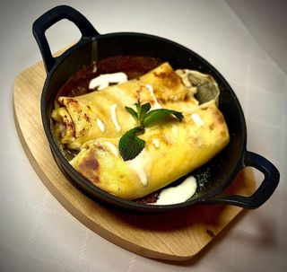 Clătite cu brânză și smântână la cuptor