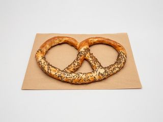 Precel z kminkiem i solą