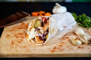 Shaorma mica pui + doza Coca Cola