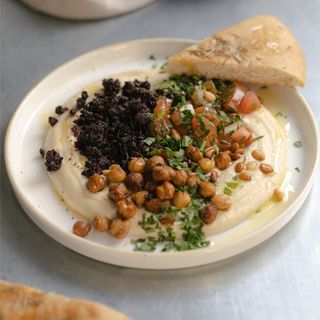 Jerusalem hummus