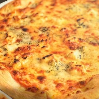 Пица Куатро Формаджи