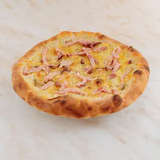 Carbonara pizza