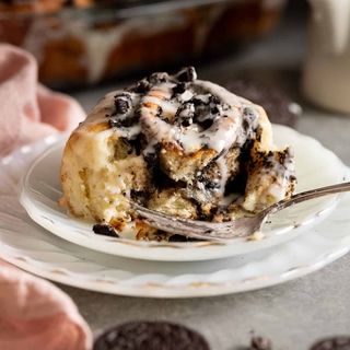 Cinnamon Roll Oreo