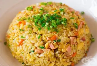 129. Ориз с шунка и зеленчуци (800г)