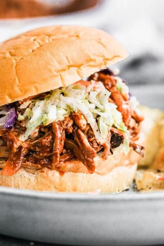 Pulled pork sandwich-combo