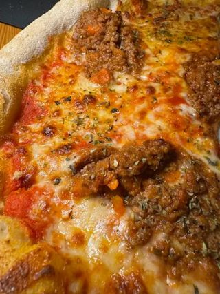 Pizza Bolognese