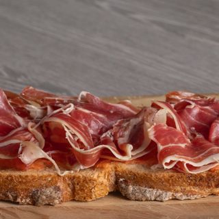 Tosta De Jamón Ibérico Y Tomate Rallado