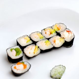 38. Maki Aguacate Y Gamba (8 Uds.)