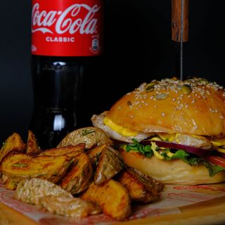 Комбо бургер "Курочка под булочкой"