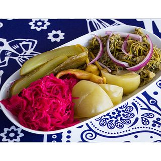 მწნილის ასორტი