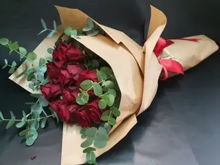 Buket sa 10 crvenih ruža