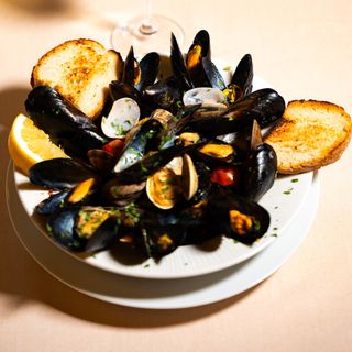 Sauté di cozze e vongole