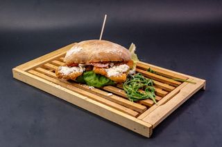 Sendvič sa pohovanom piletinom i parmezanom