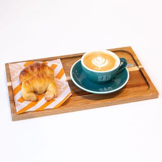 6 Medialunas Clásicas & 2 Cafés 