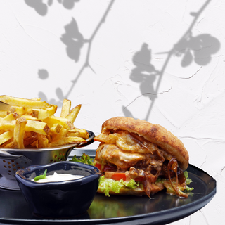 Chiftea de vită în pâine de casă