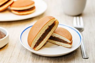 351. Dorayaki fagioli rossi