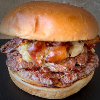 DOUBLE BACON&CHEESE WAGYU BURGER               