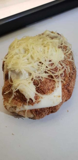 Croissant complet charcuterie fromage