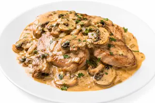 Échine De Porc À La Sauce Stroganoff