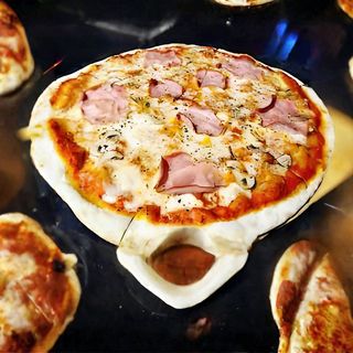 პიცა ლორით საფირმო 8 ნაჭრიანი