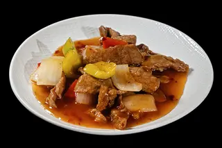 59 Vitello con salsa piccante