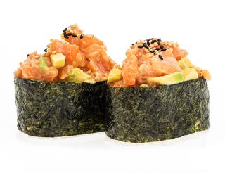 Gunkan Salmón Y Aguacate Con Salsa Mostaza (2 Pzs.)