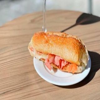 bocadillo caliente bacon