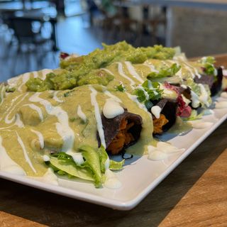 Enchiladas De Birria (3 Uds.)