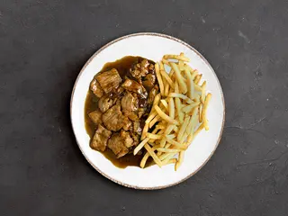 Ternera con Patatas Fritas