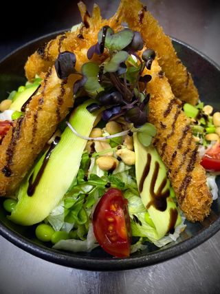 Микс салати с панирани скариди