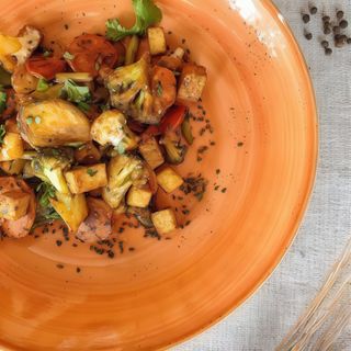 Wok de Tofu c/ Arroz integral e Sésamo - Vegan (a partir das 12h00)