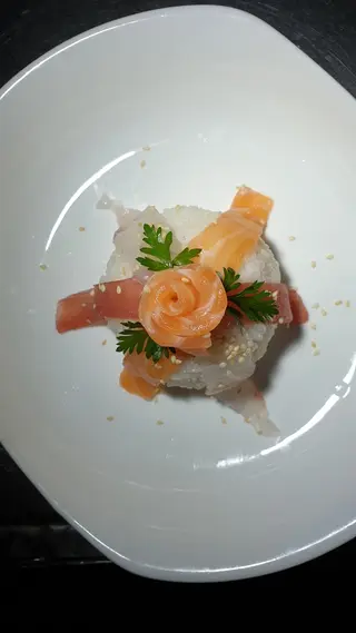37. Chirashi sushi Moriawase