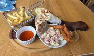 Cezar Tortilja sa pohovanom piletinom