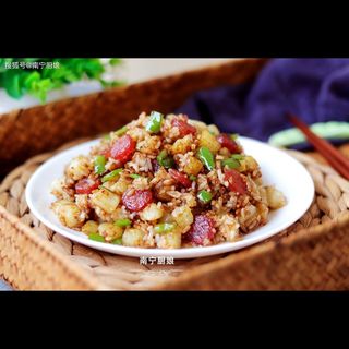 特色炒饭Arroz fritos especial con jamón chino.tocino chino